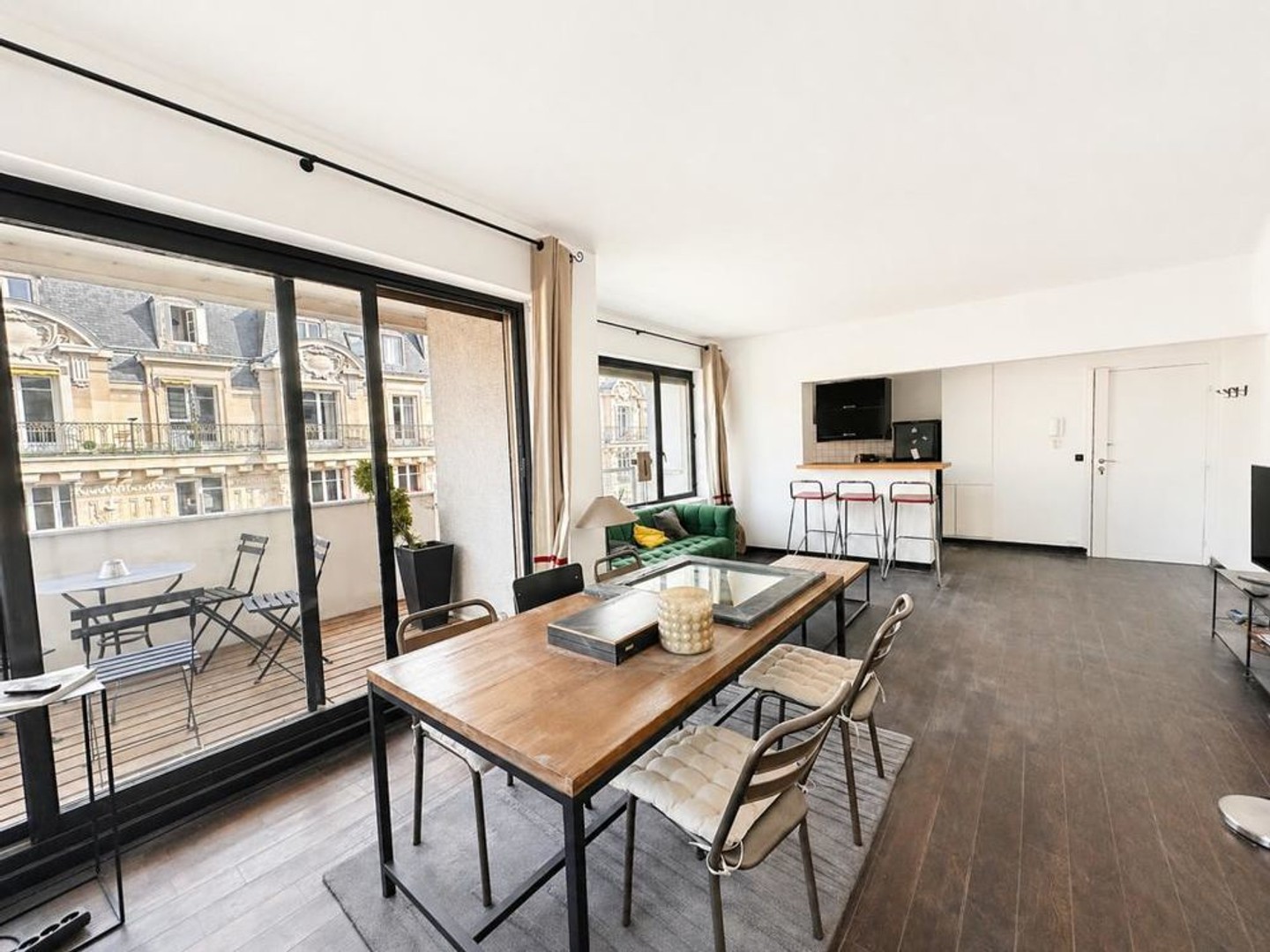 Appartement à vendre - 2 pièces - 61m2 - Paris 16e (75016)