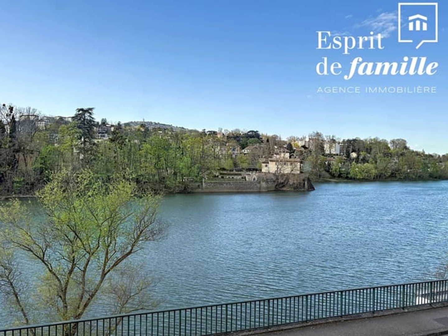 Caluire, bords de Saône, Appartement 239m2 (187 carrez) perché sur le fleuve