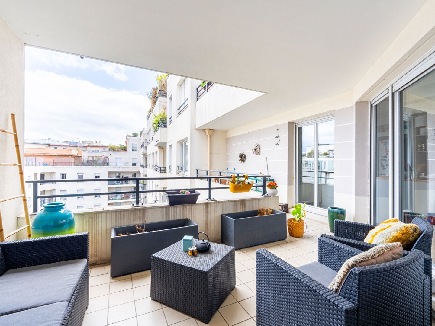 Vente appartement 4 pièces avec terrasse et garage - étage élevé - proximité Part-Dieu