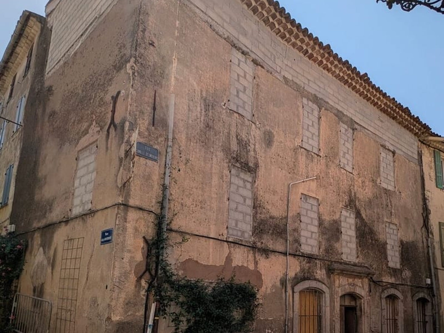Immeuble à vendre - 1 pièce - 300m2 - Collobrières (83610)