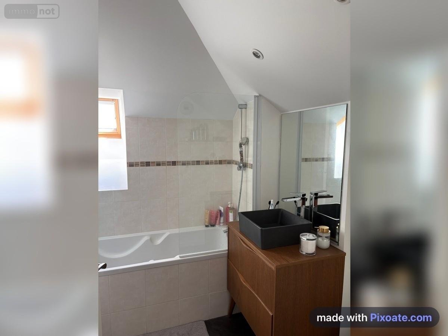 Appartement à vendre - 3 pièces - 62m2 - La Chapelle-Des-F... (35520)