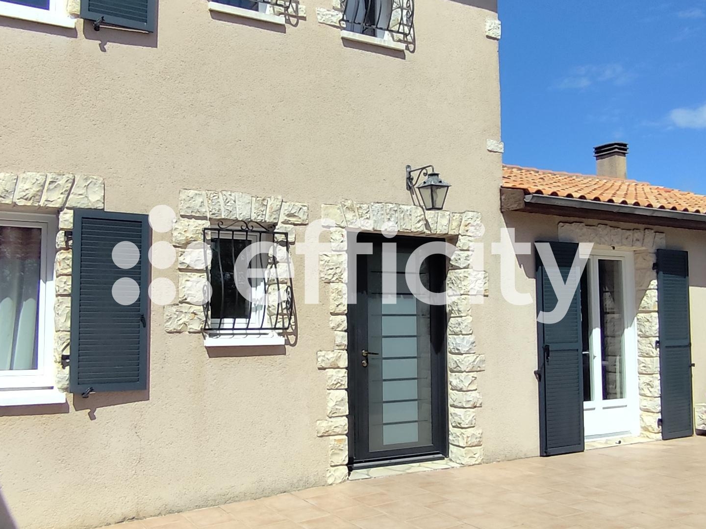 Maison à vendre - 6 pièces - 173m2 - La Vergne (17400)