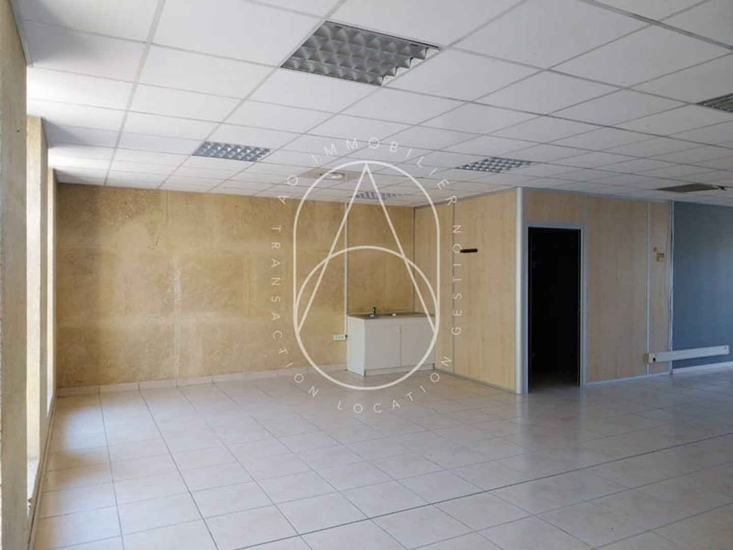 Magasin à vendre - 1 pièce - 120m2 - Montpellier (34000)