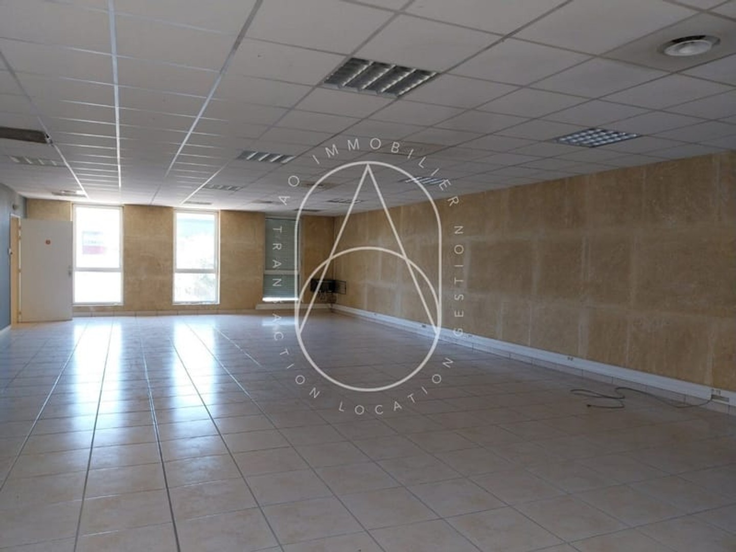 Magasin à vendre - 1 pièce - 120m2 - Montpellier (34000)
