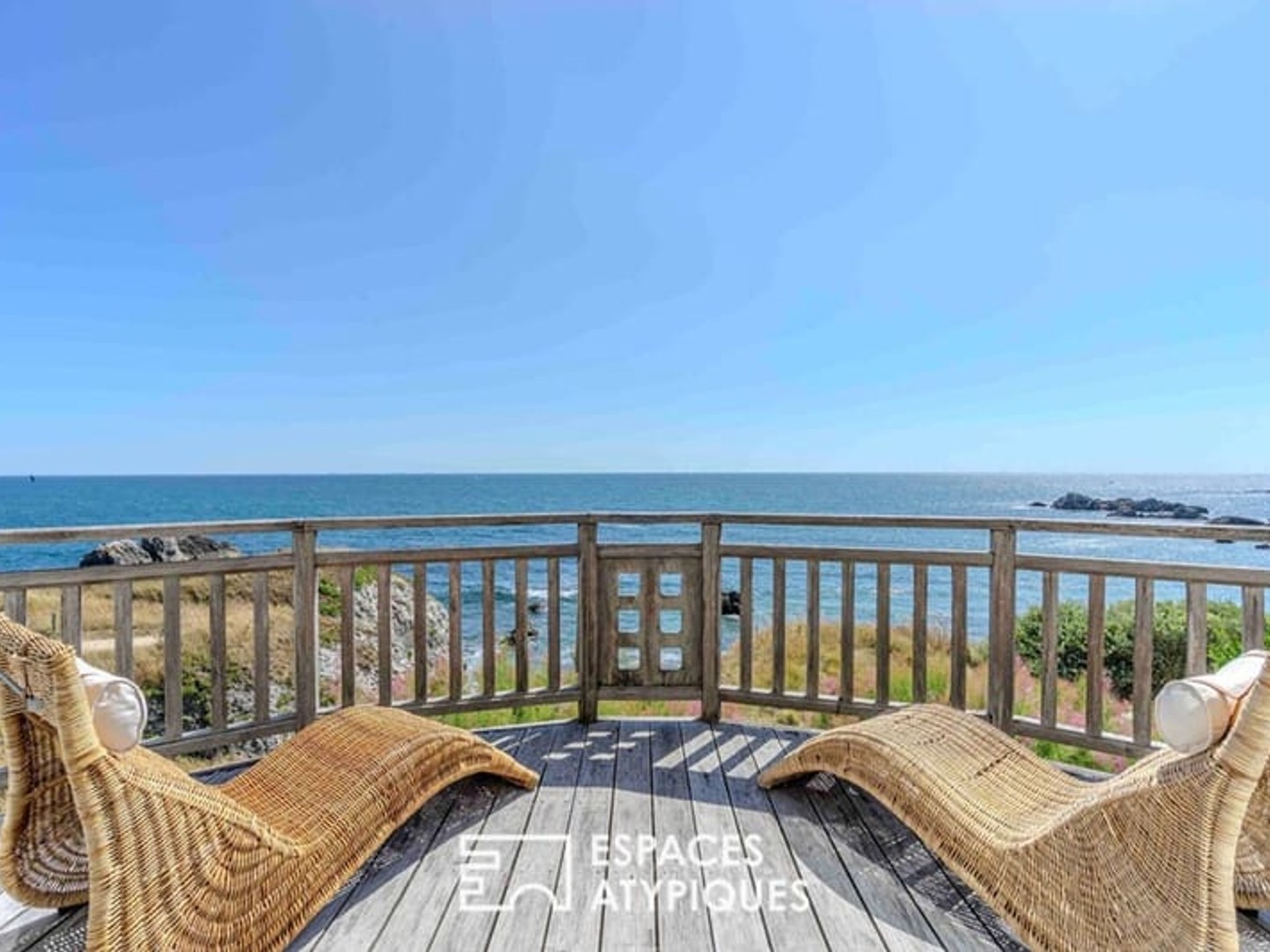 LE POULIGUEN - Propriété de charme face à l'océan, sur la Côte Sauvage