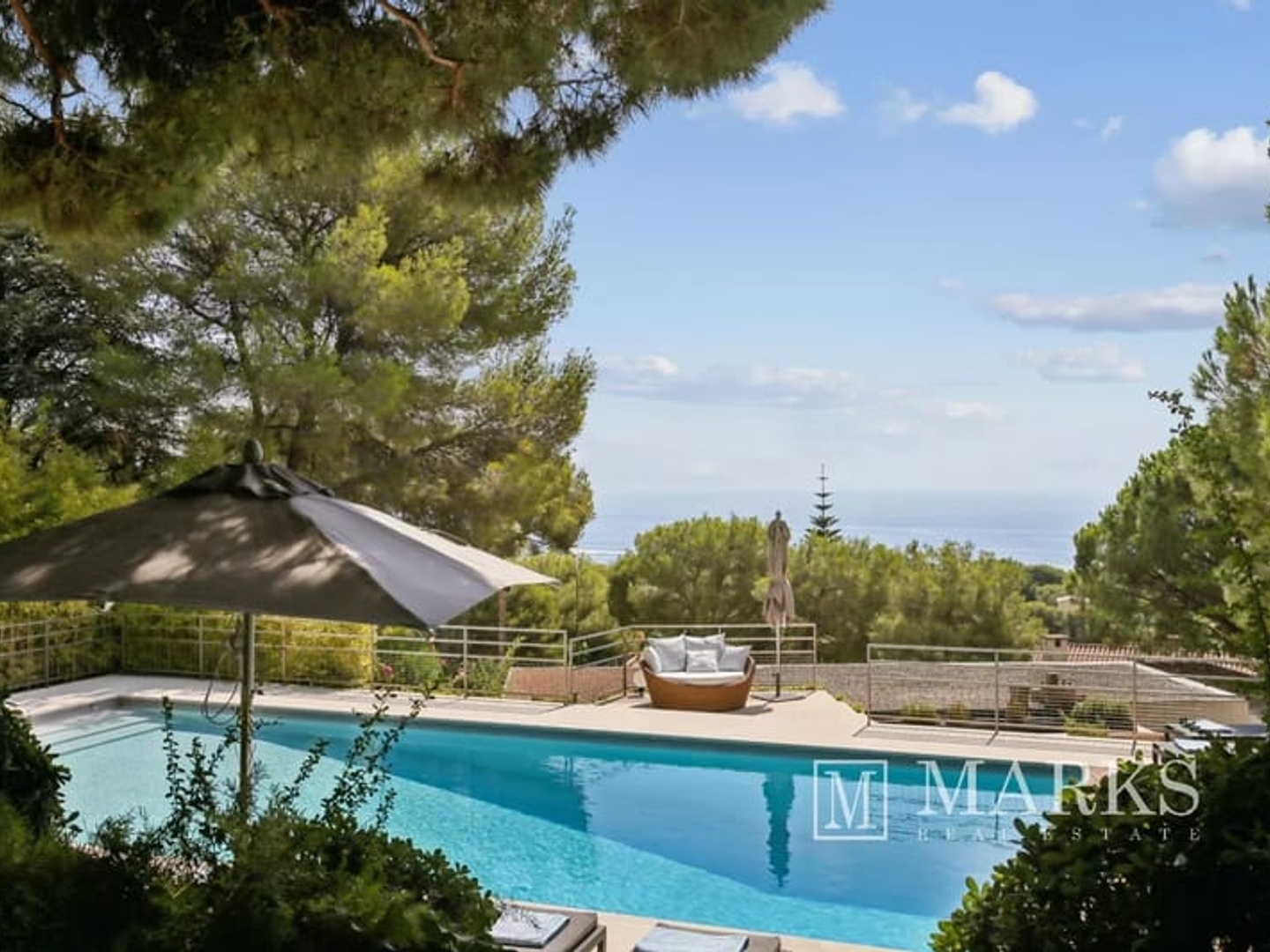 Villa contemporaine avec vue mer