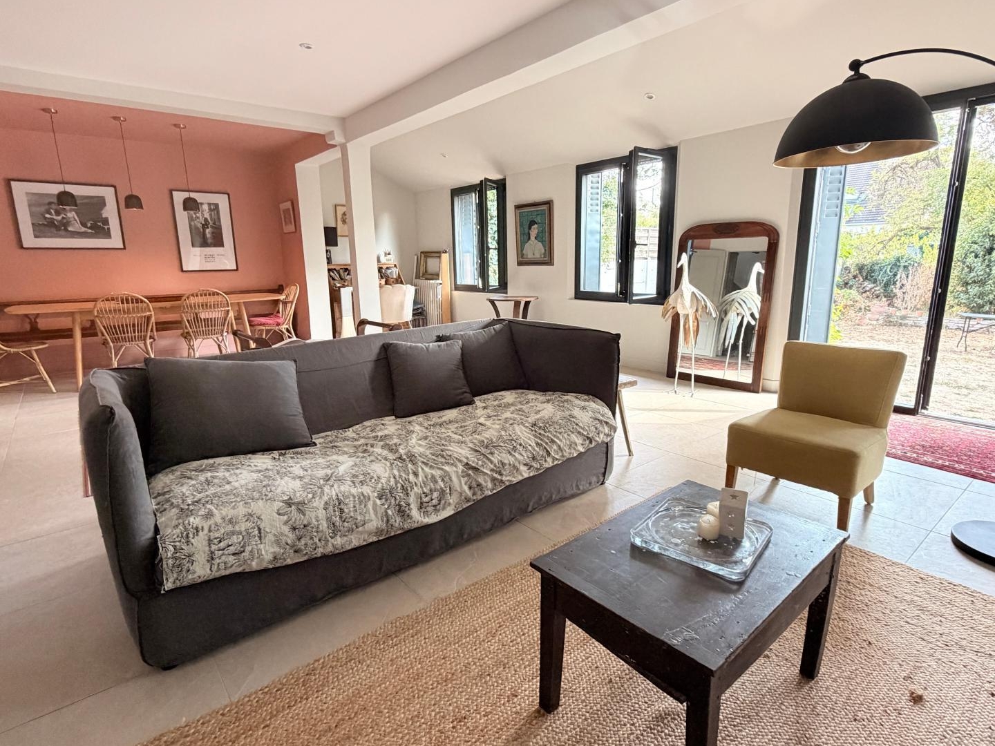 Maison rénovée 170 m² - 4 chambres - studio indépendant - jardin plein sud - Champs de Mars/ île Arrault.