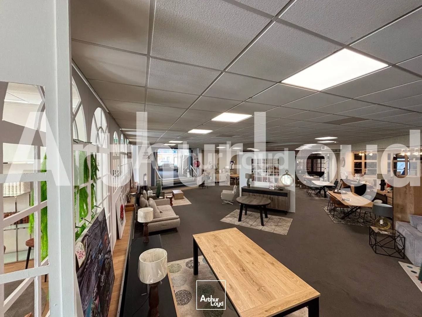 Locaux à vendre - 2396m2 - Cambrai (59400)