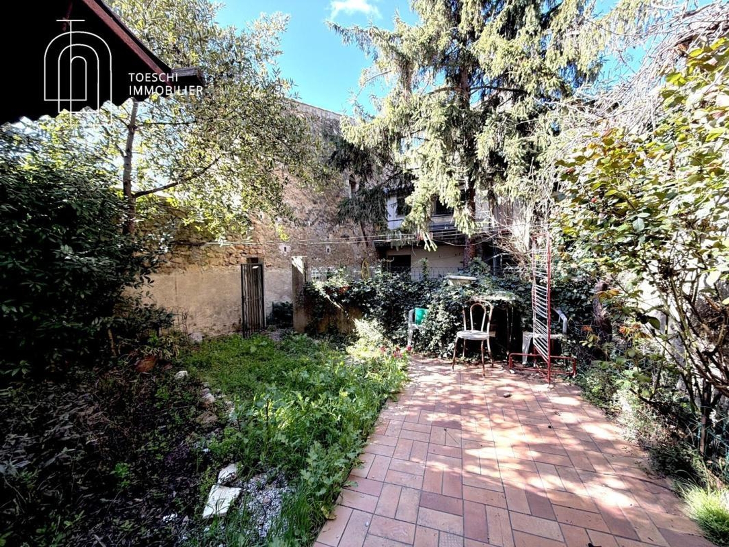 Immeuble à vendre - 5 pièces - 187m2 - Alleins (13980)