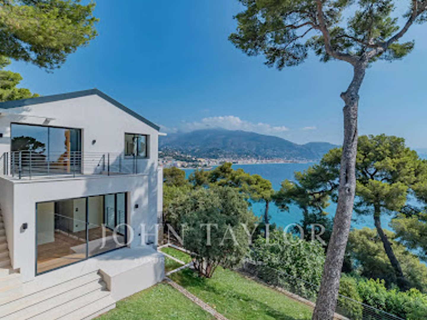 Maison à vendre - 410m2 - Roquebrune-Cap-Ma... (06190)
