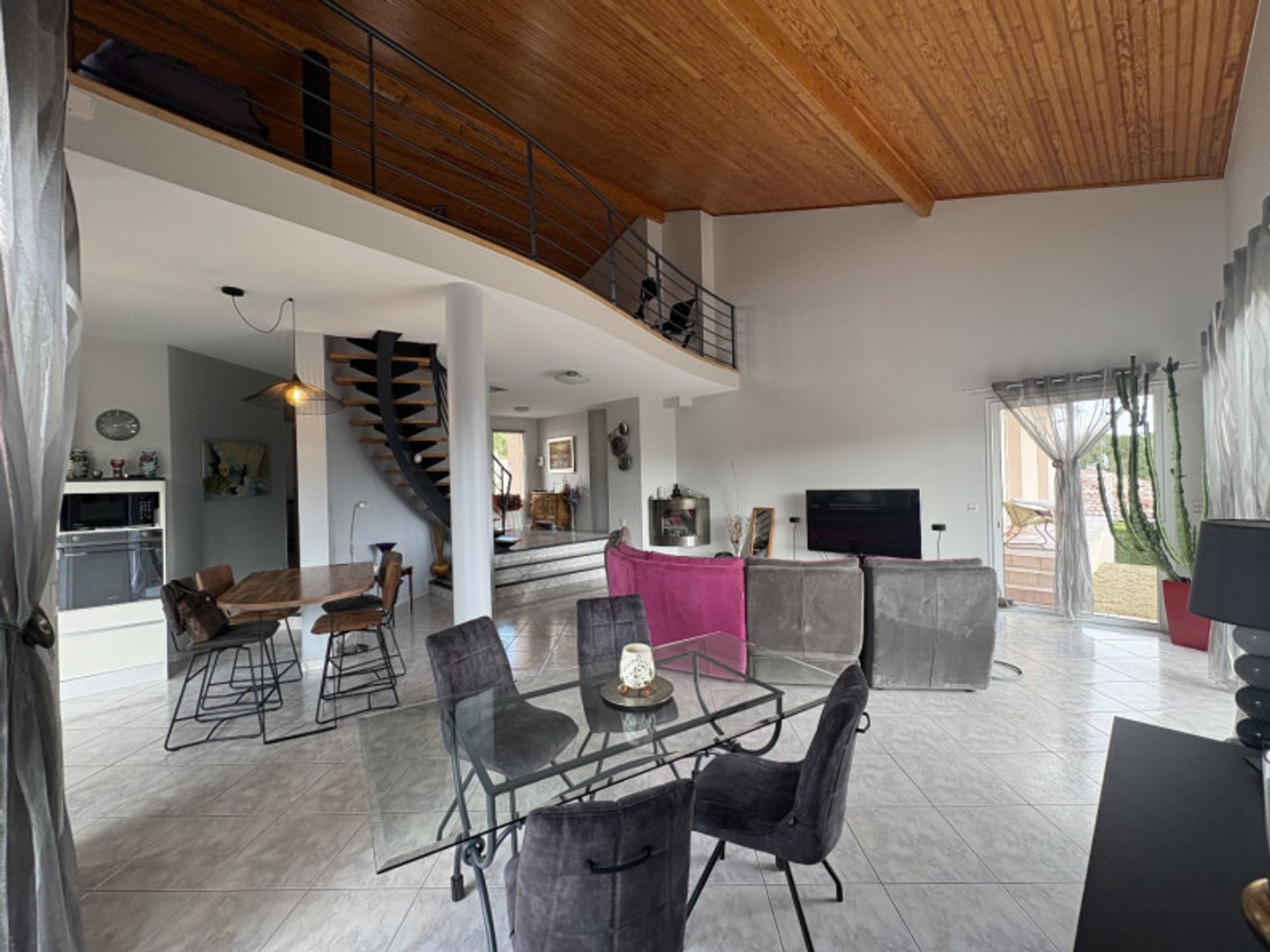 Maison à vendre - 6 pièces - 190m2 - Rouffiac-Tolosan (31180)