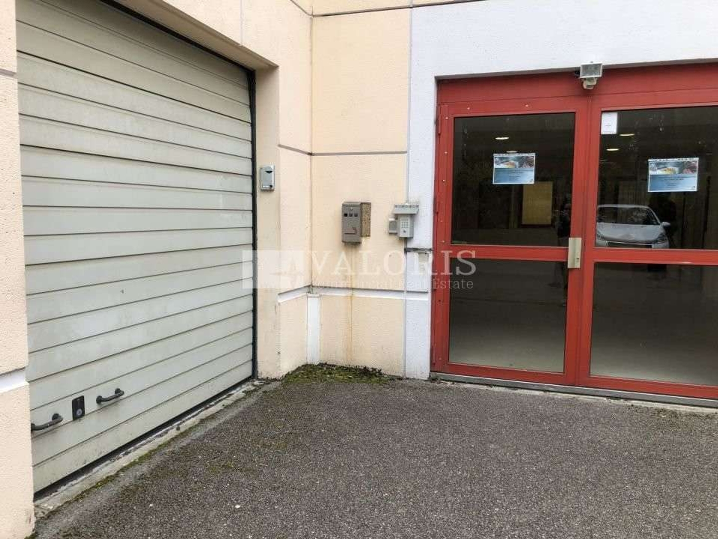Entrepôt et bureaux 283m² à vendre à Dardilly