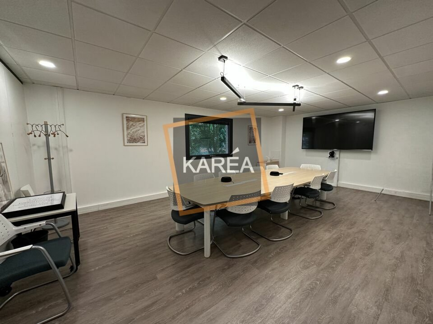 Locaux à vendre - 380m2 - Croissy-Beaubourg (77183)