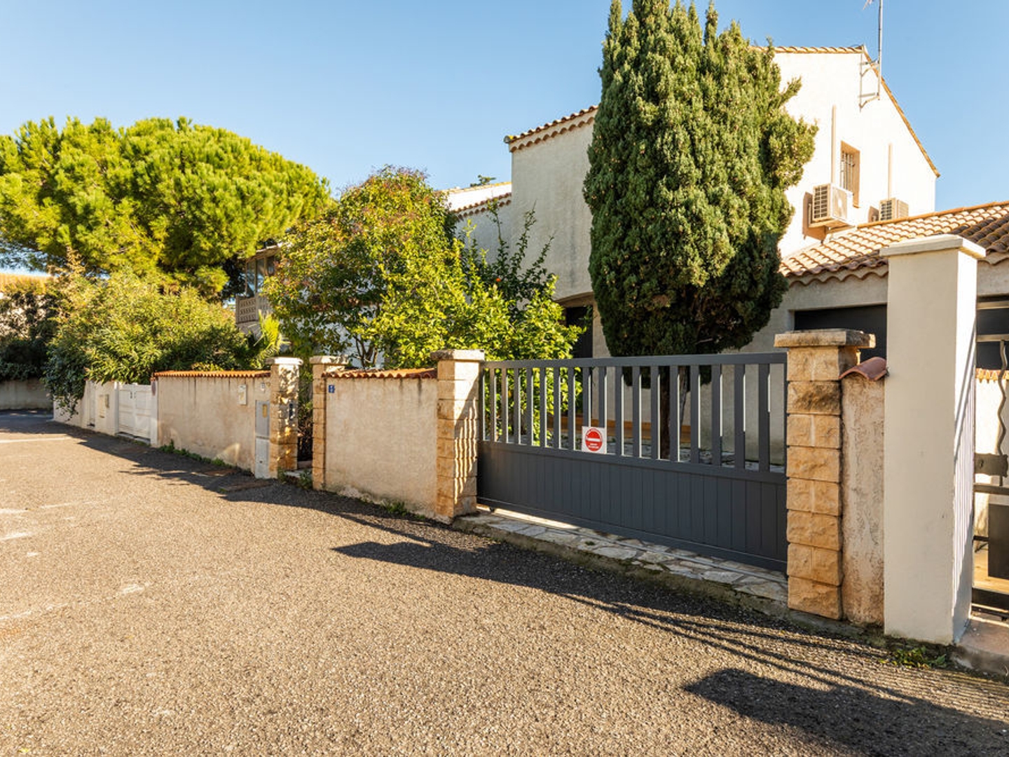 MAISON DE TYPE 4 EN R+1 QUARTIER BARROU A SETE