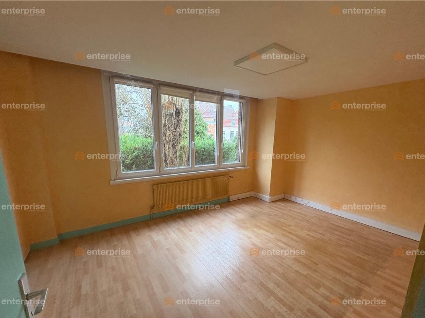 A VENDRE - BUREAUX - 440M2 DONT 220M2 DÉJÀ LOUÉ - LA MADELEINE