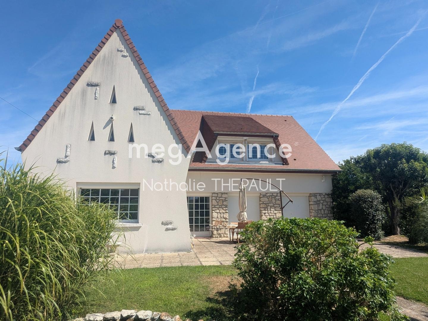 GUERNES (78520) - Élégante propriété familiale de 230 m².