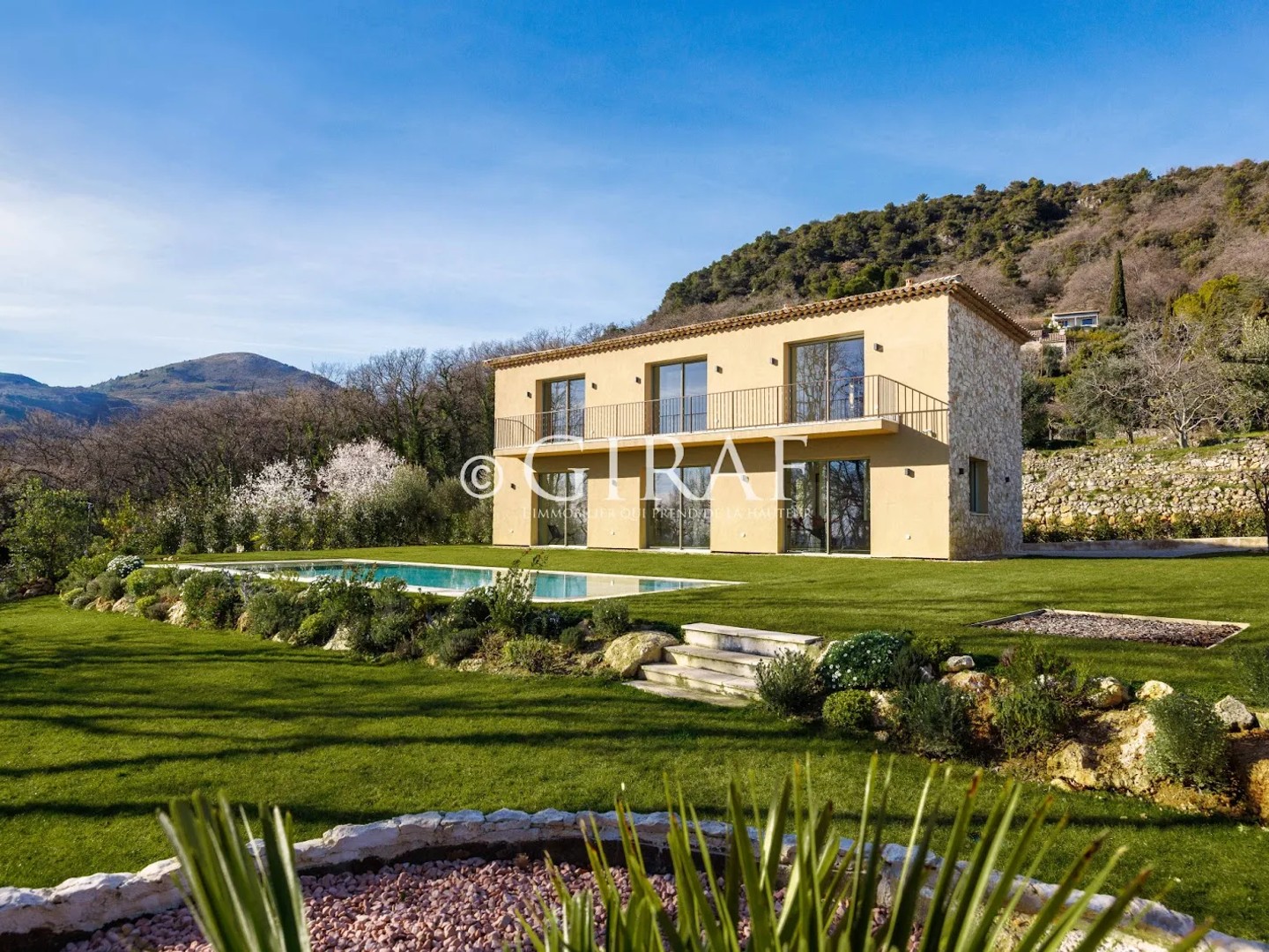 Villa 5 pièces 180 m²