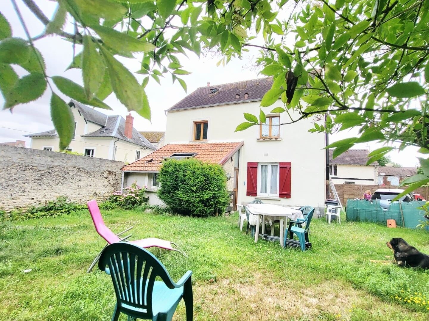 Maison en pierre 4 chambres, grange et jardin