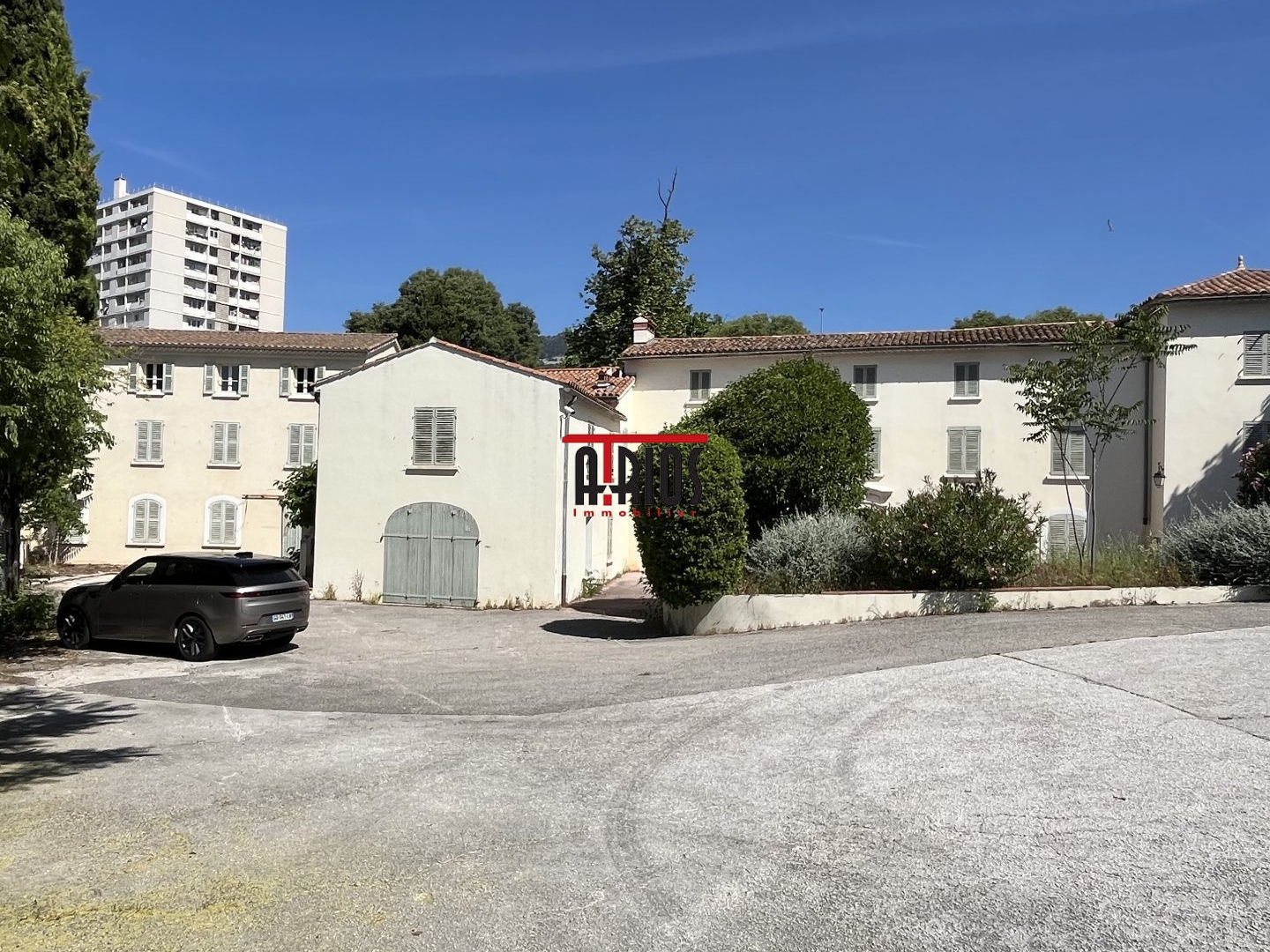Locaux à vendre - 1000m2 - Toulon (83100)