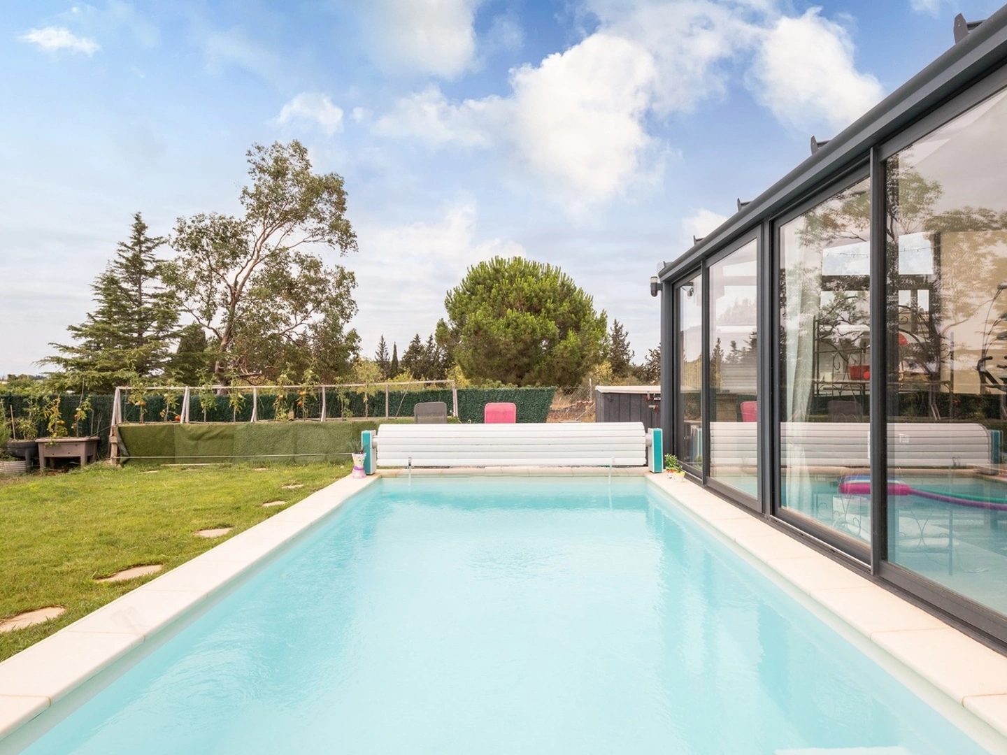 34550 BESSAN - MAISON INDIVIDUELLE - 3 CHAMBRES - RECENTE 2019 - FAIBLE CONSOMMATION ENERGETIQUE - SANS VIS-A-VIS - TERRASSE - PISCINE CHAUFFEE - GARAGE
