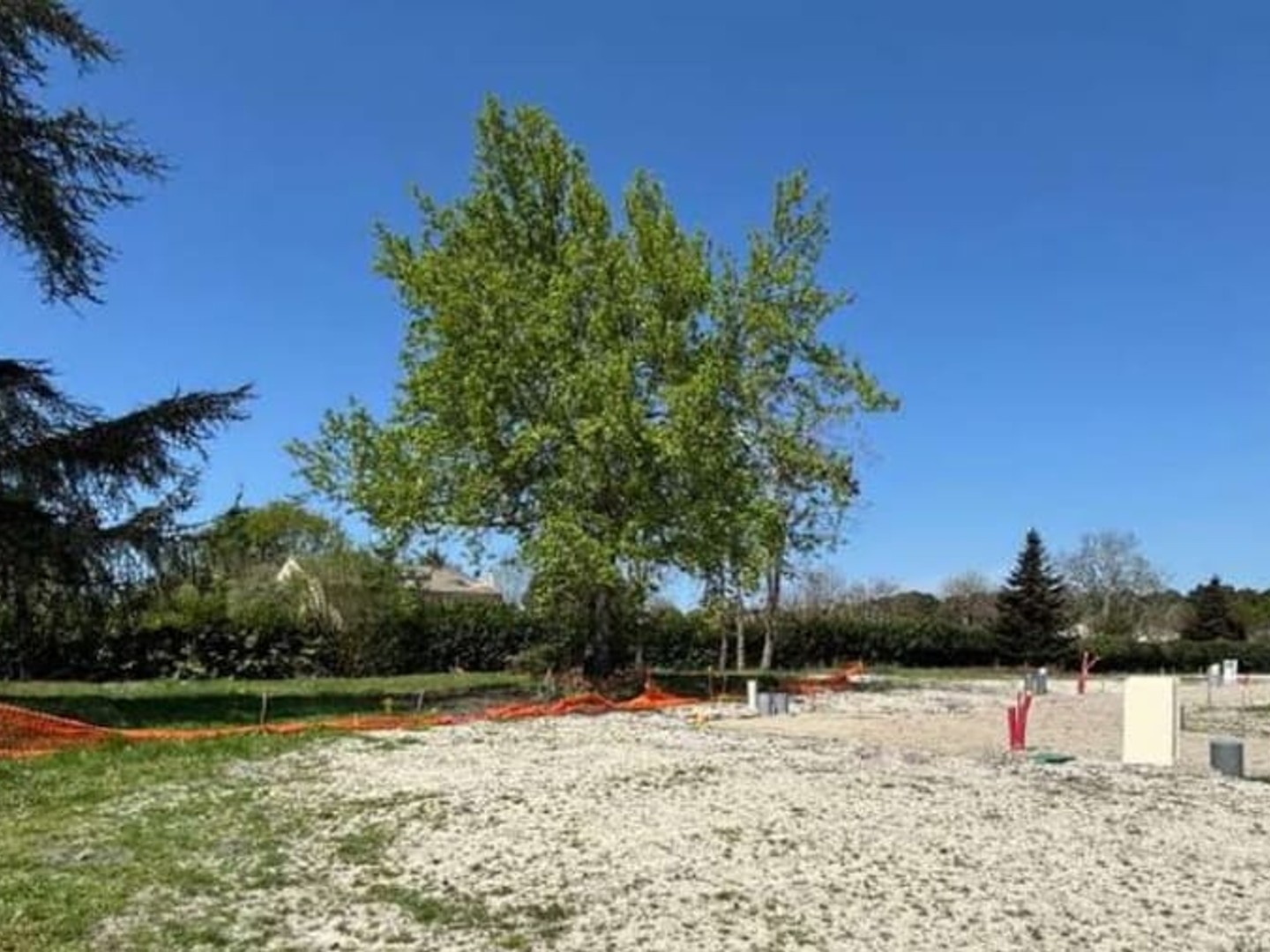 Terrain 615 m²