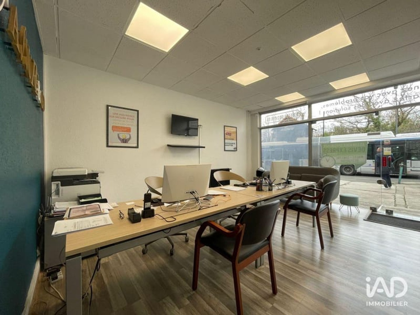 Immeuble commercial 60 m²