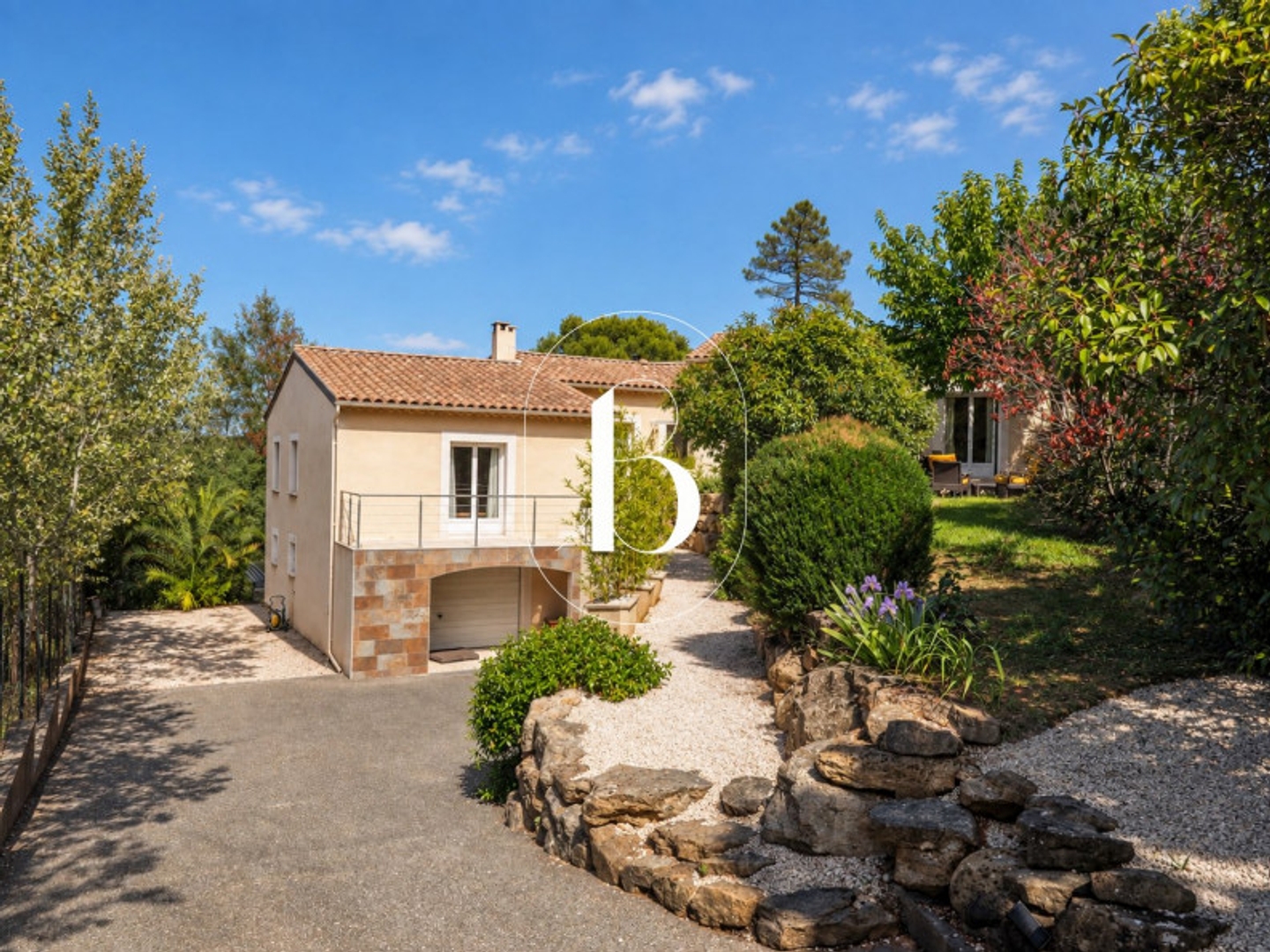 Maison à vendre - 5 pièces - 218m2 - Sabran (30200)