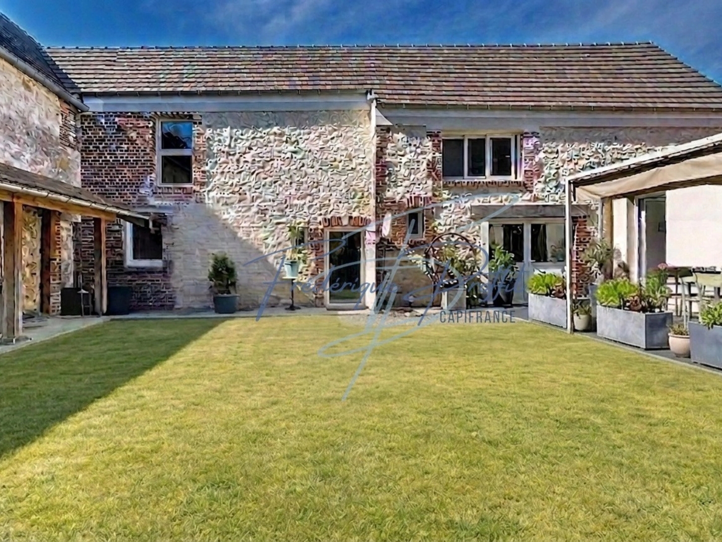 Maison 11 pièces 196 m²