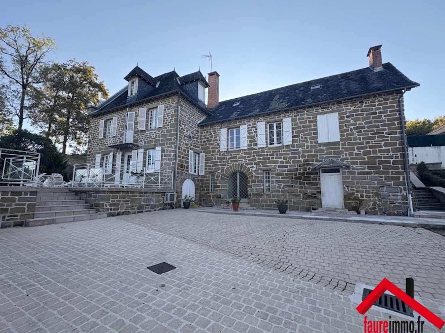 Maison 10 pièces 290 m²