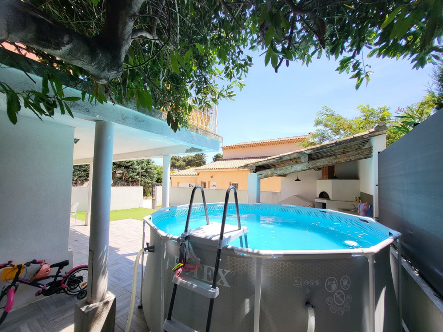 Le Rove, Bas de villa, le confort du contemporain avec ce bien 4 pièces de 115m2 et l'esprit d'une villa
