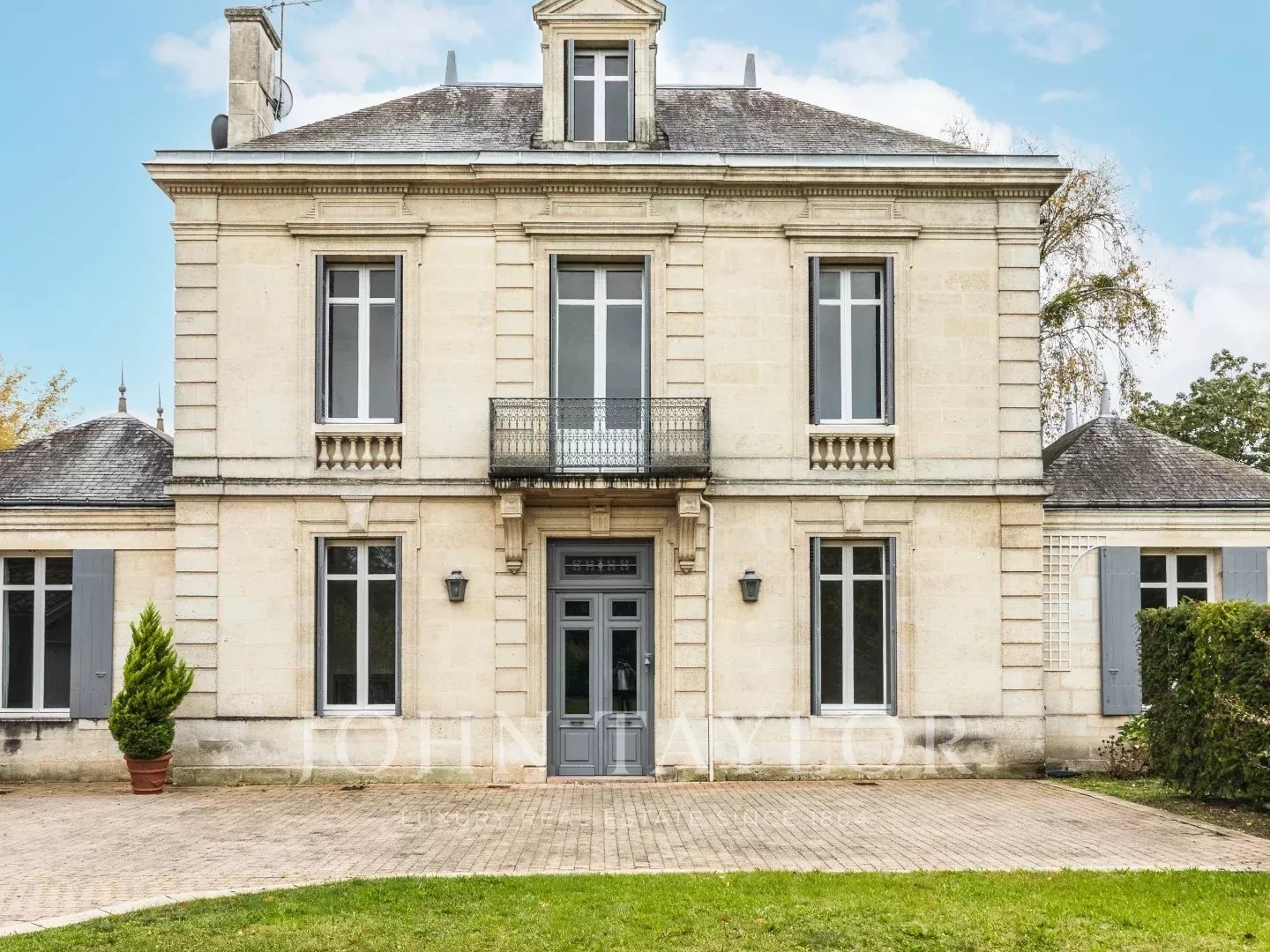 EXCLUSIVITÉ | LE BOUSCAT | MAISON DE MAÎTRE | TERRAIN DE 2 000 M² | DIVISION PARCELLAIRE POSSIBLE