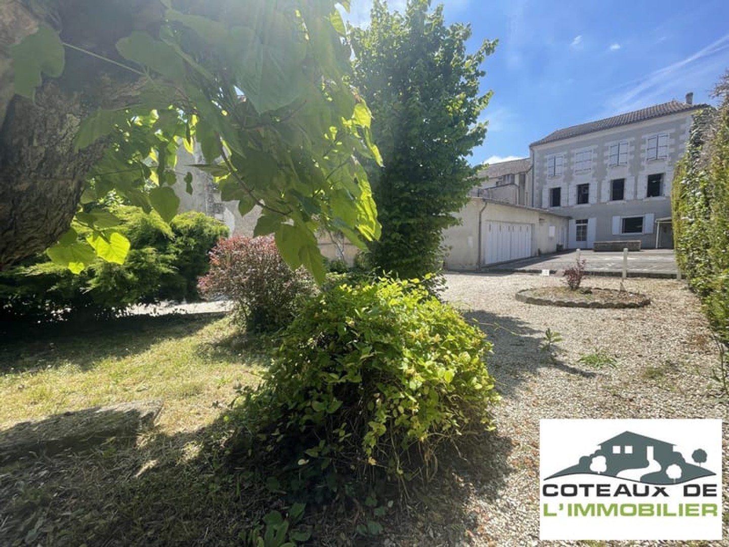 Maison 10 pièces 370 m²