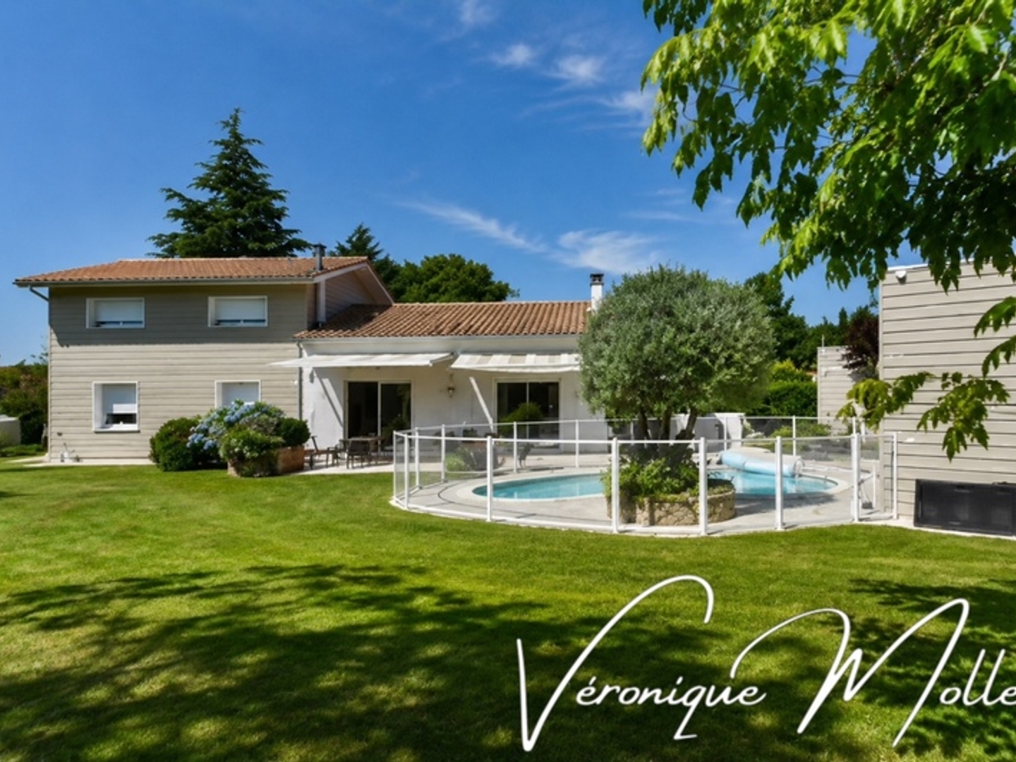Maison à vendre - 6 pièces - 165m2 - Lignan-De-Bordeaux (33360)