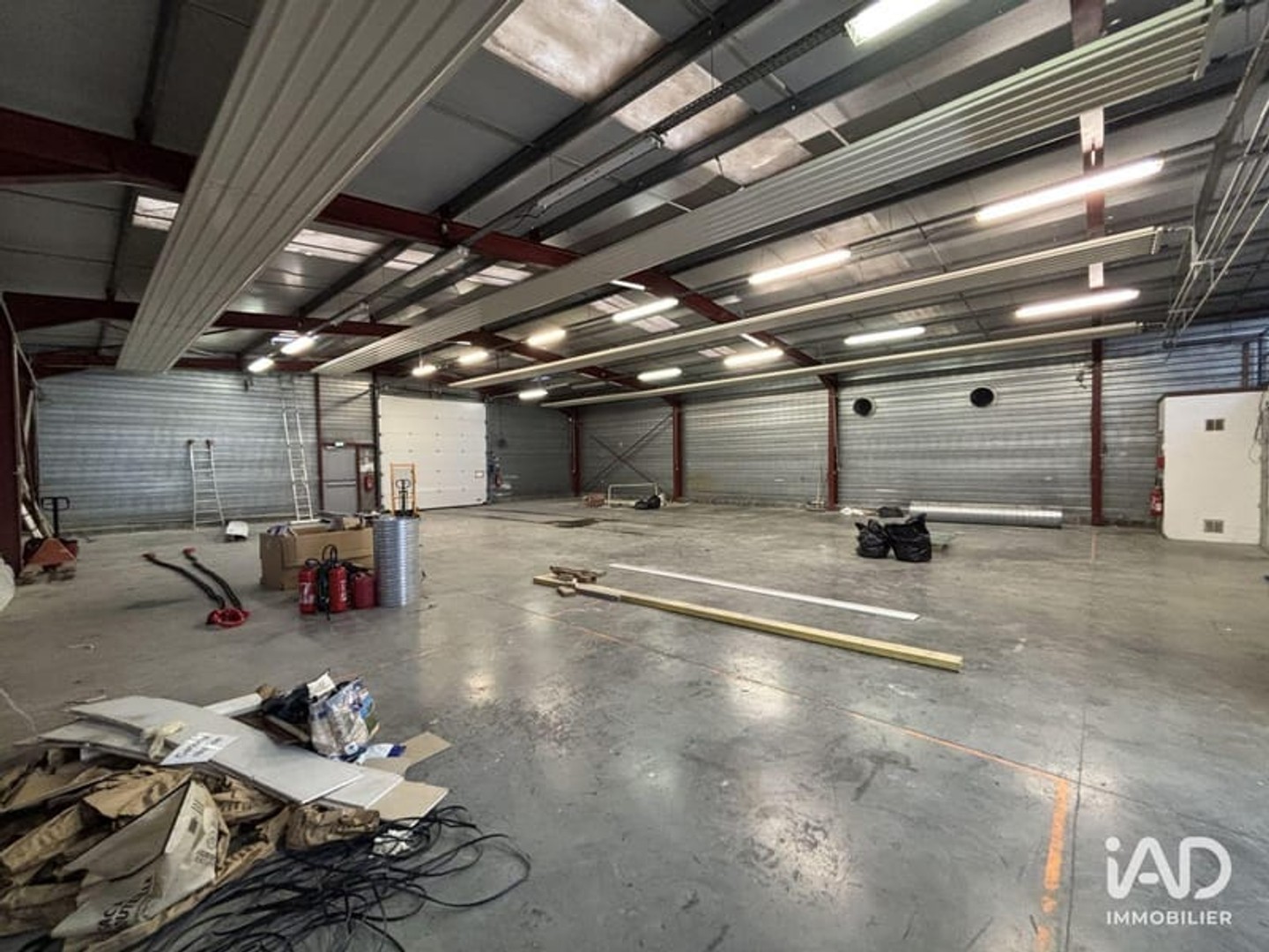Immeuble commercial 160 m²