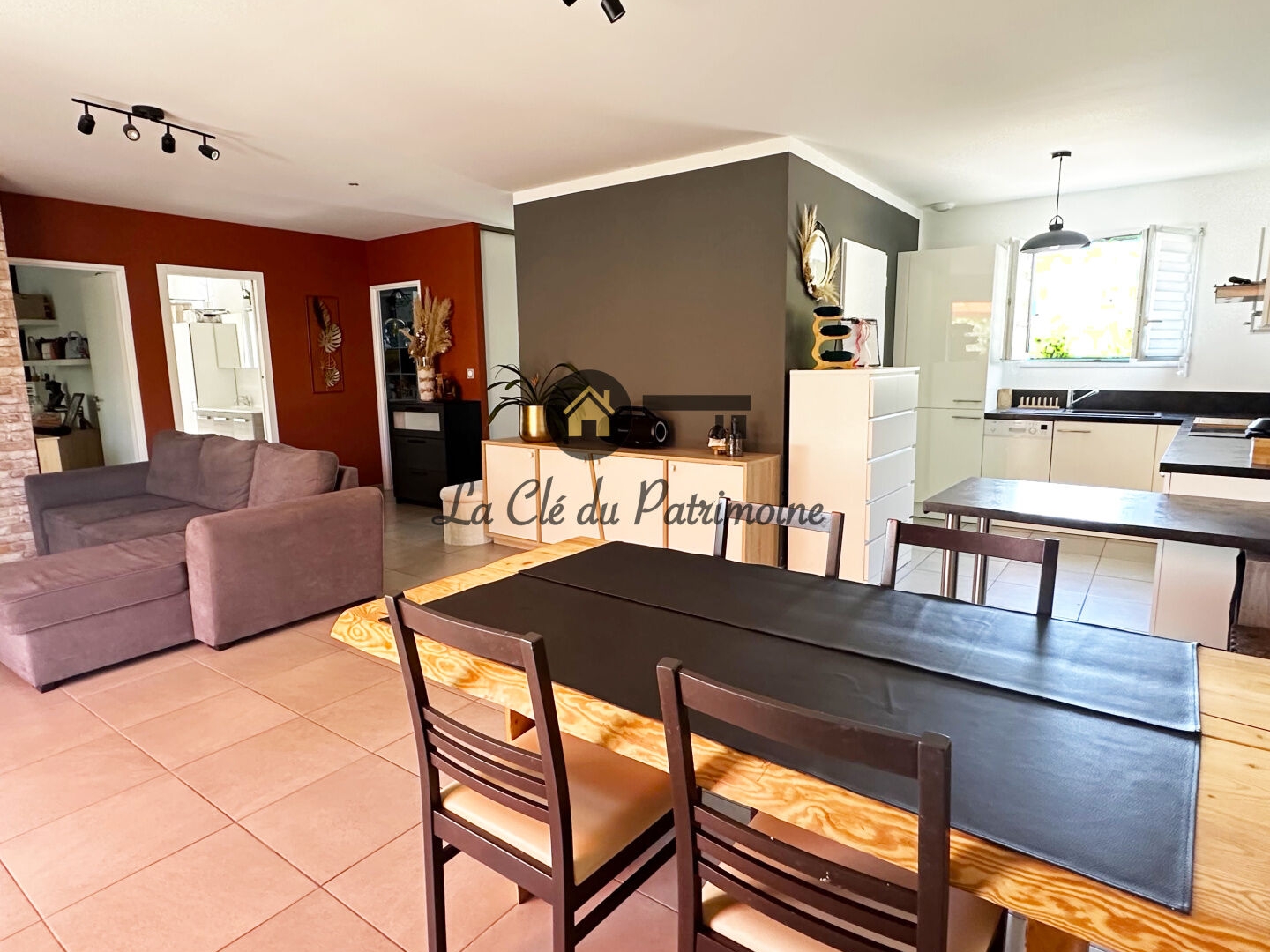 MAISON NEUVE 2 CHAMBRES - JARDIN - PARKING - CENTRE CASTE