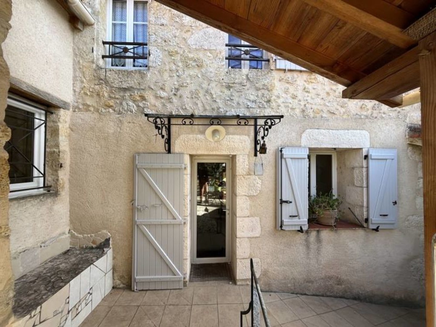 Maison en pierre de 3 pièces principales