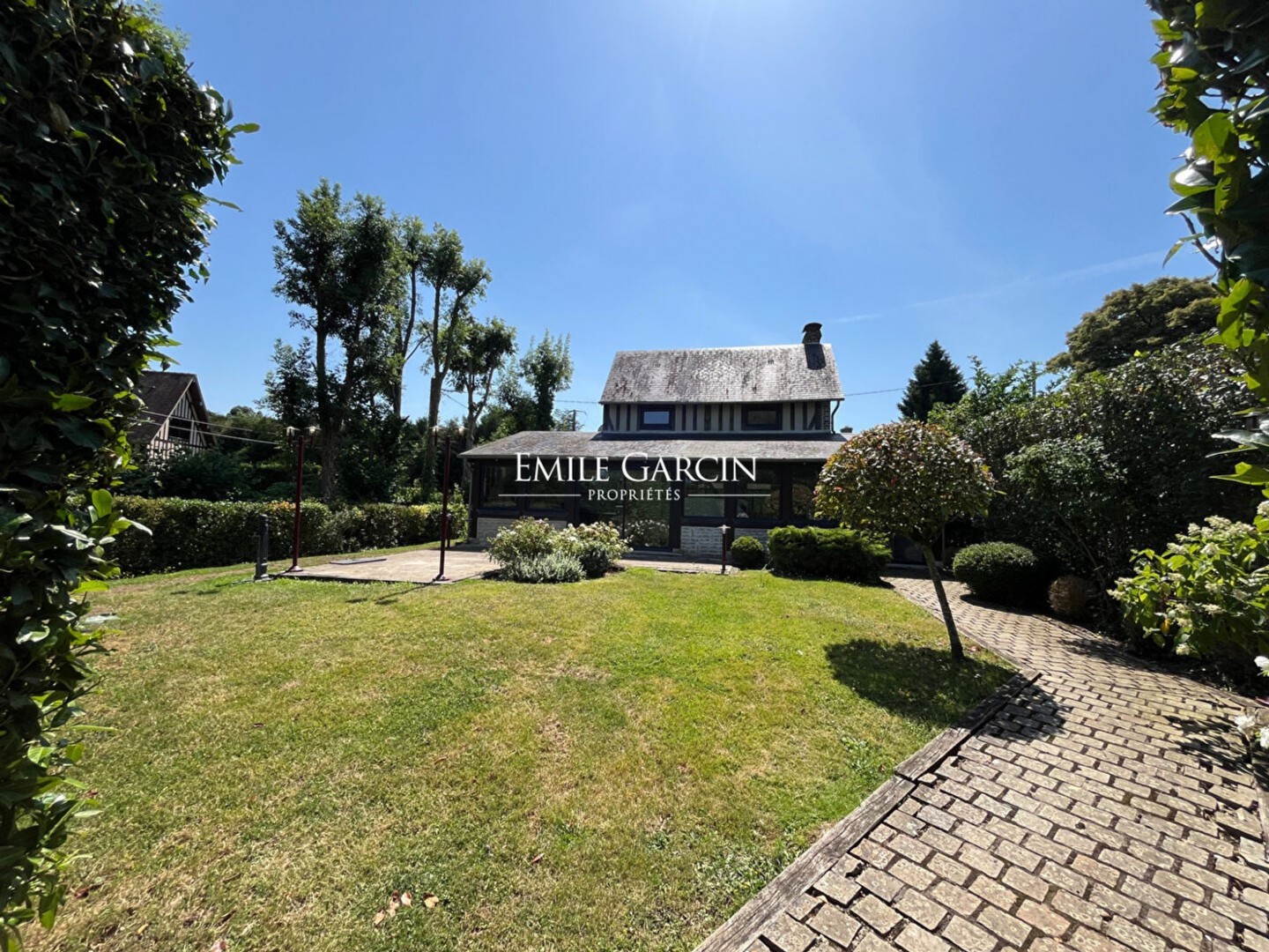 Deauville -A vendre maison normande rénovée -jardin