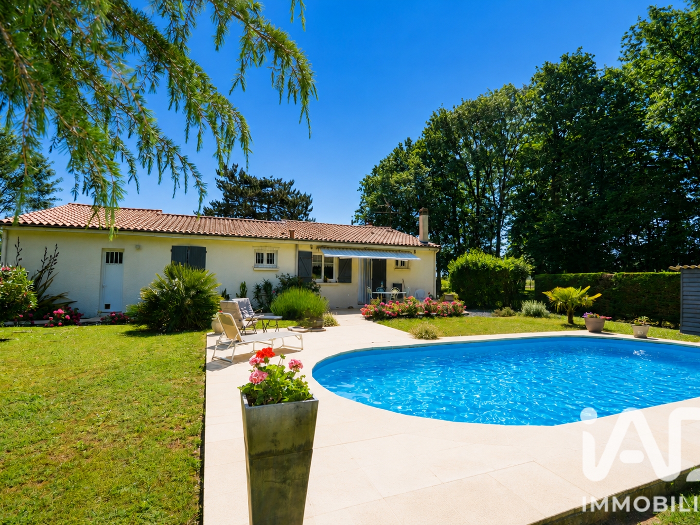 Maison à vendre - 5 pièces - 100m2 - Chermignac (17460)
