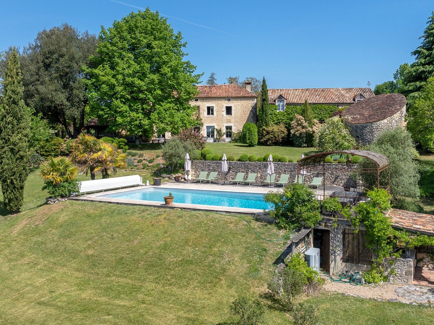 Maison à vendre - 30 pièces - 565m2 - Clermont-De-Beaur... (24140)