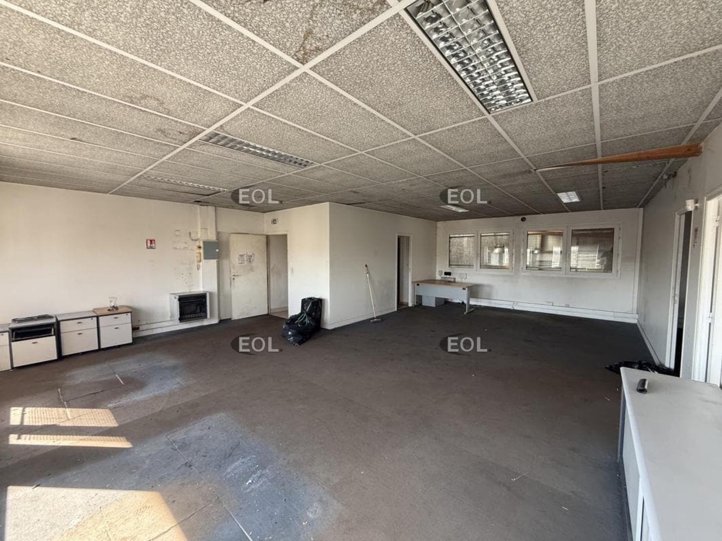 Locaux d'activité avec bureaux à partir de 320 m² à vendre - Pontault-Combault (77)