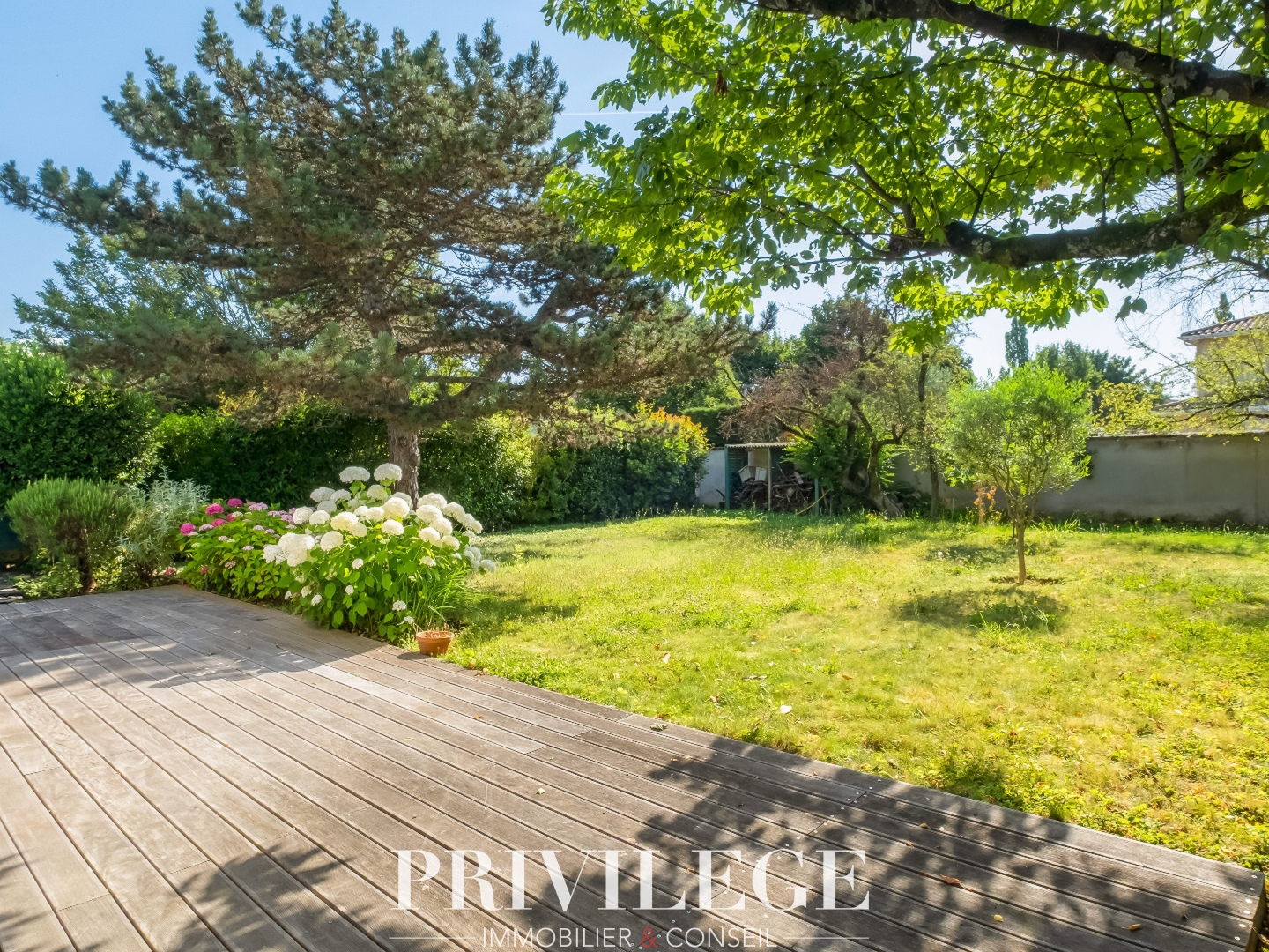 Terrain à vendre - 709m2 - Chassieu (69680)