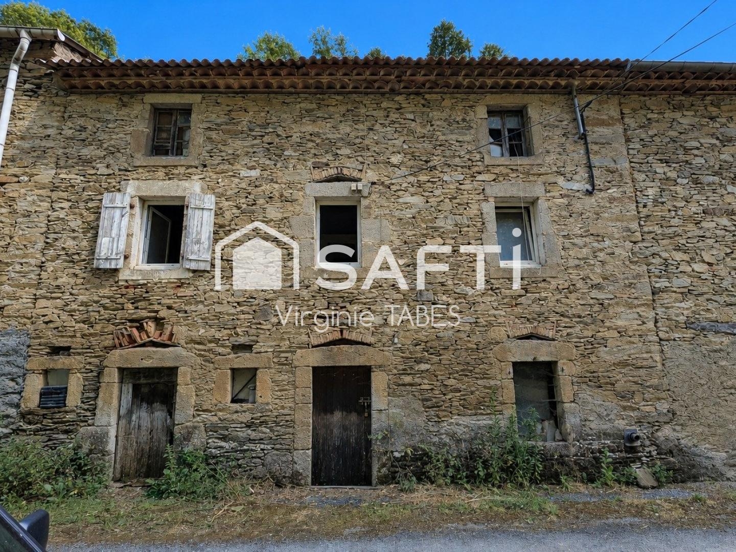 Maison de campagne en pierre à rénover