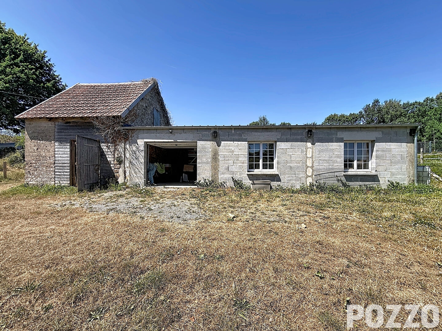 Parking / garage / box à vendre - 352m2 - Le Grippon (50320)