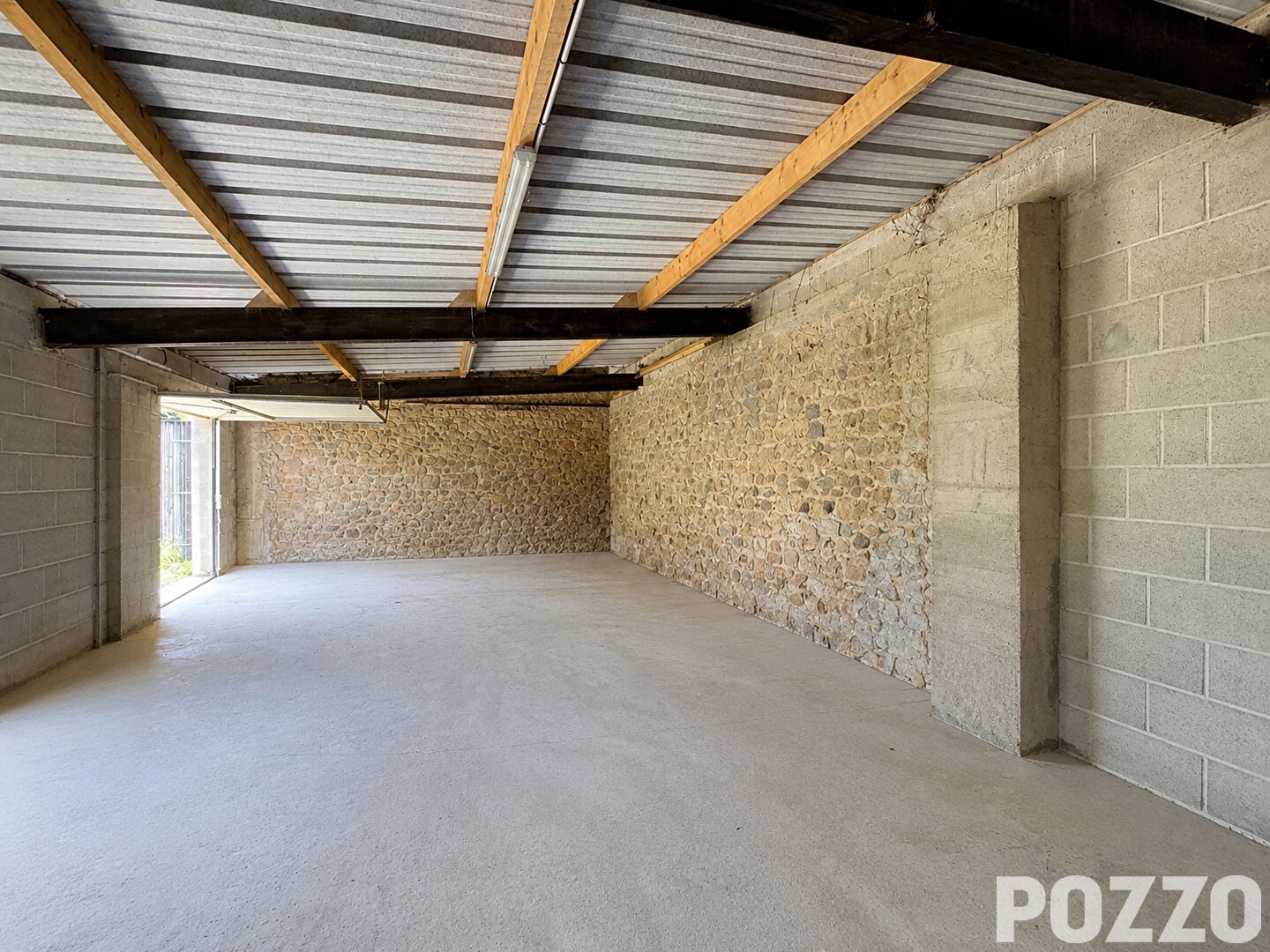 Parking / garage / box à vendre - 352m2 - Le Grippon (50320)