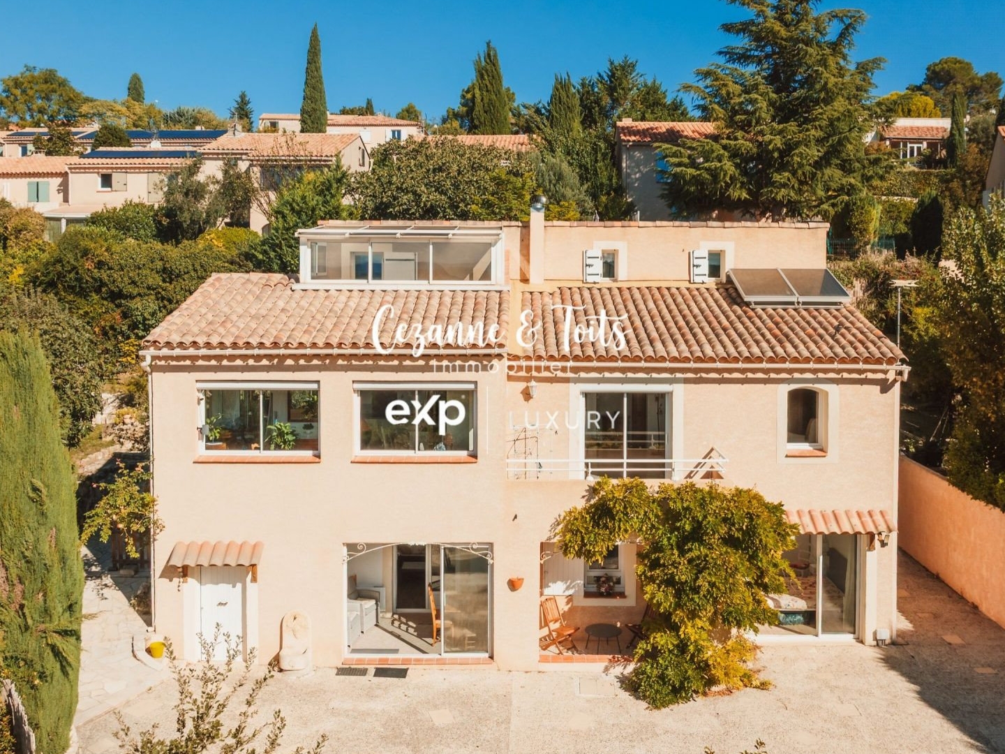 Maison familiale avec T2 indépendant et jardin plein sud de 960