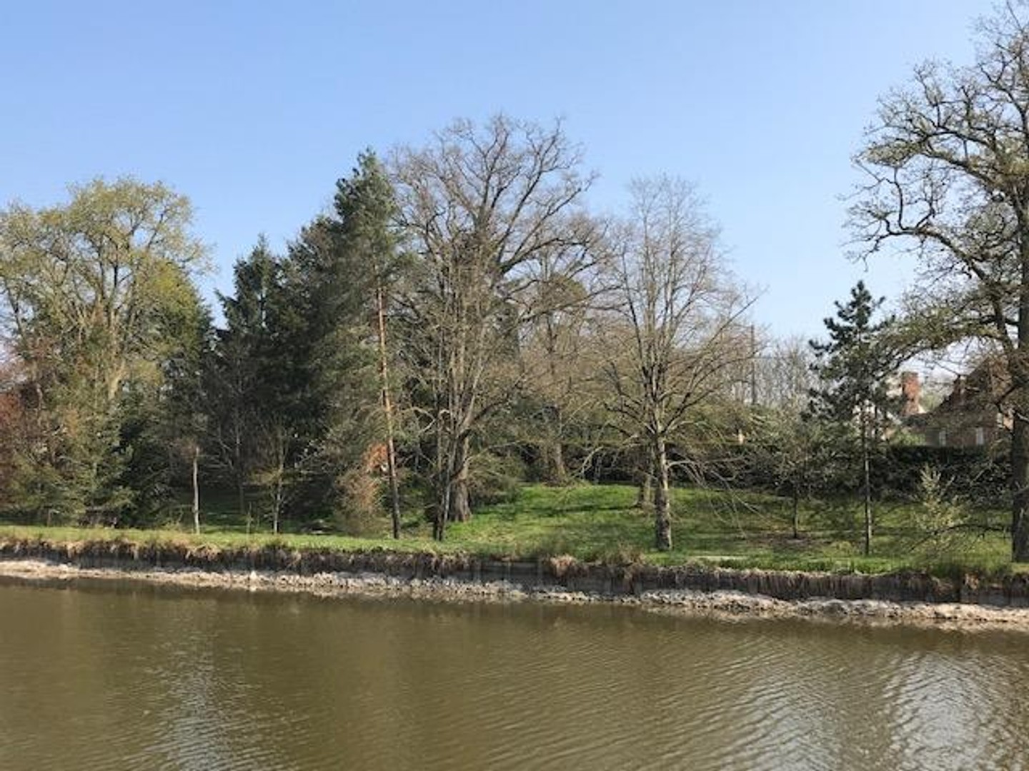 TERRAIN A BATIR BRINON SUR SAULDRE - 2800 m2