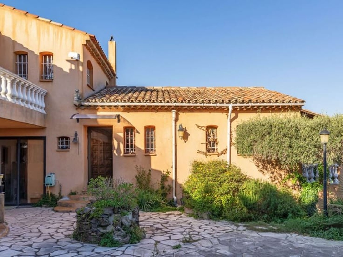 Villa - 285m ²