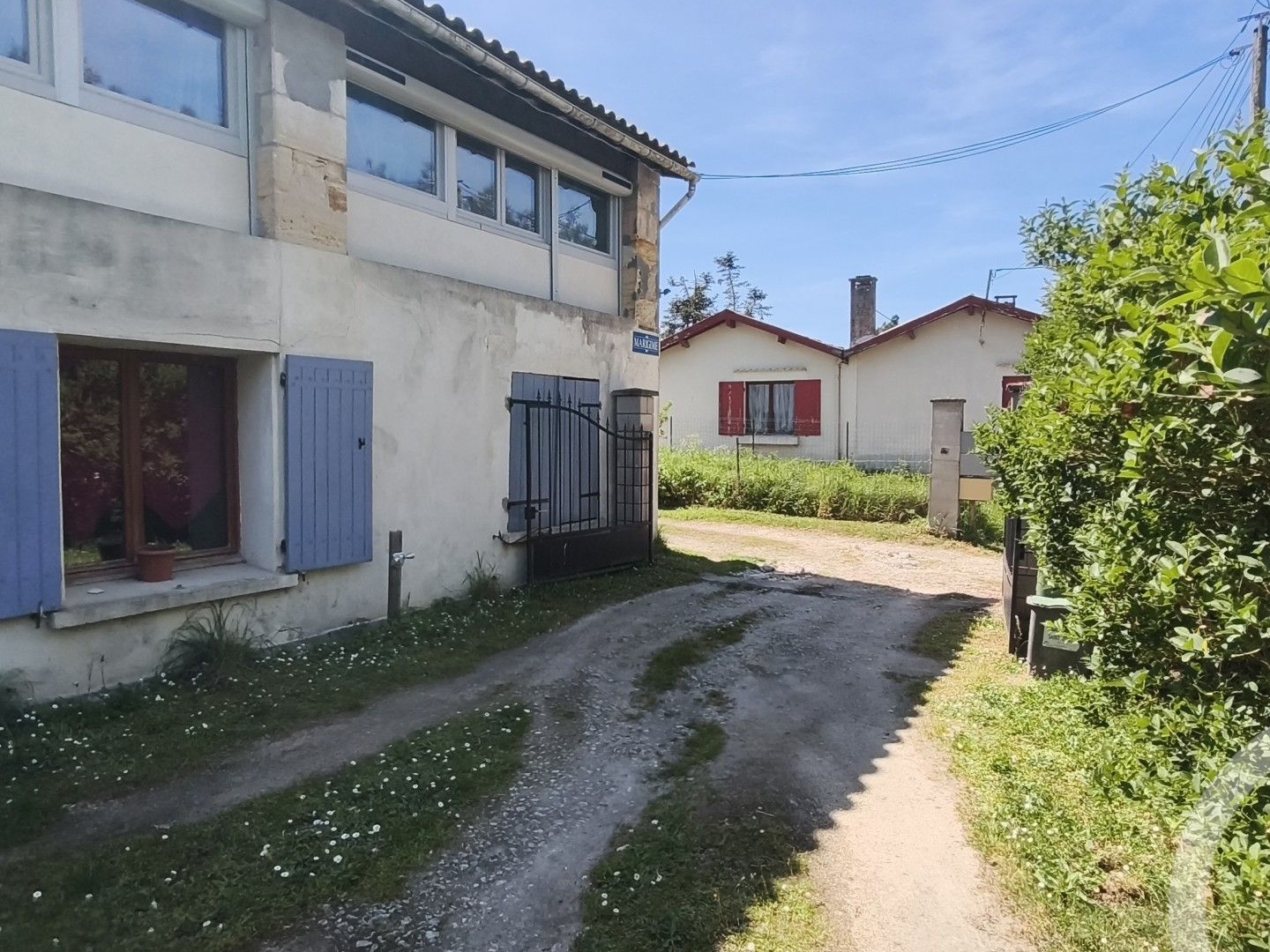 Immeuble à vendre - 7 pièces - 230m2 - Saint-Vivien-De-M... (33590)