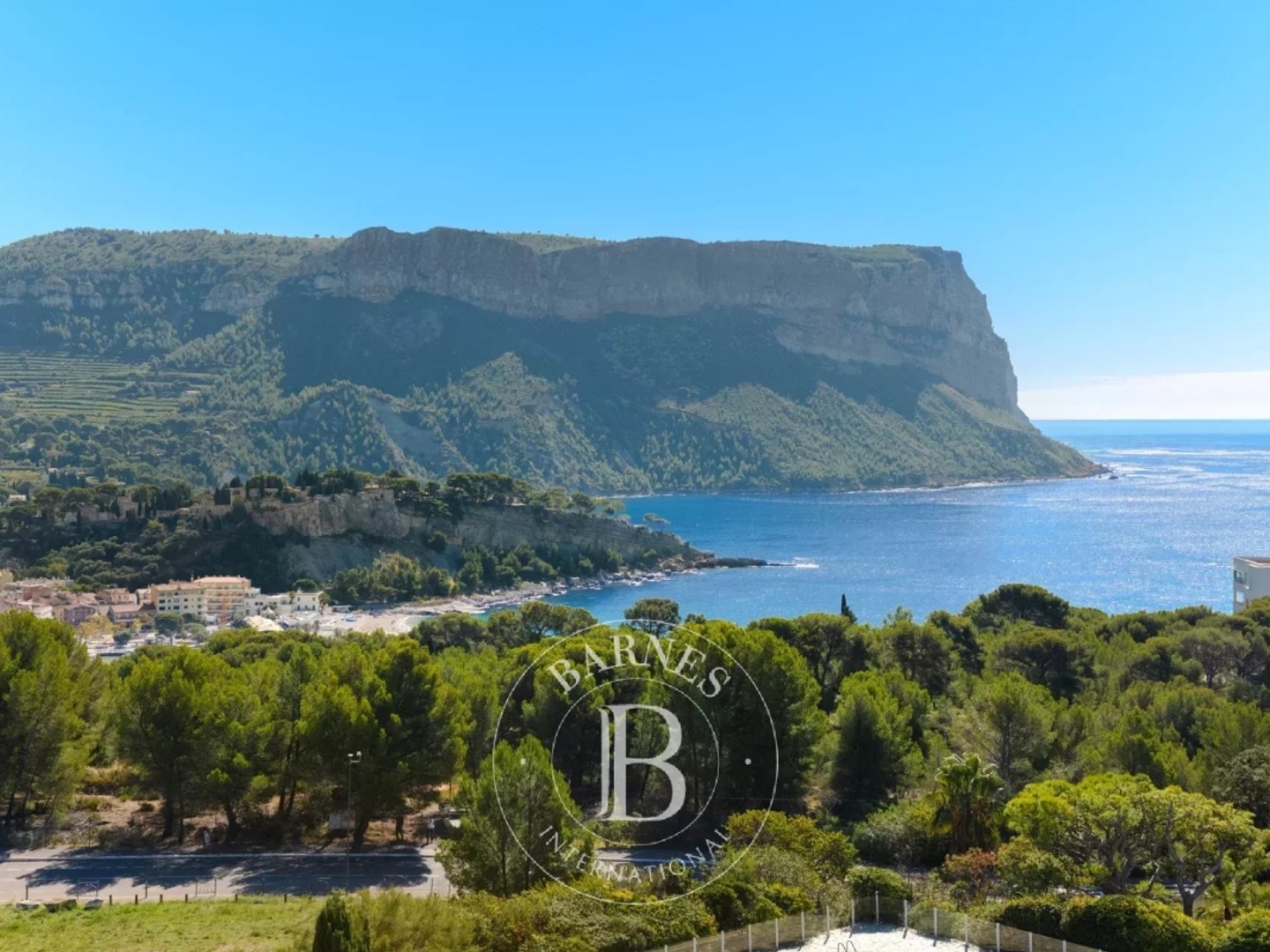 CASSIS - APPARTEMENT T4 - VUE MER DANS RESIDENCE AVEC PISCINE ET TENNIS