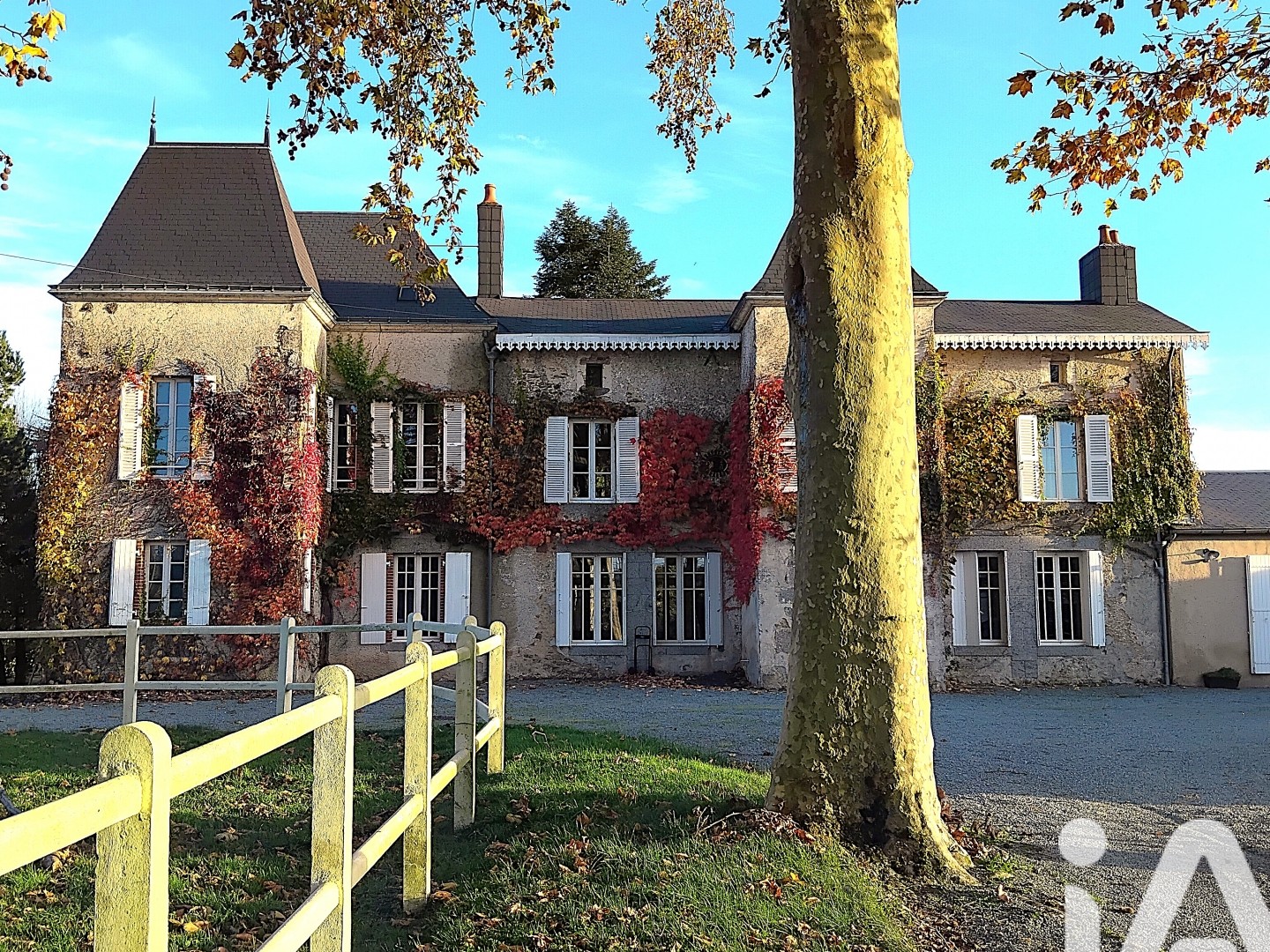 Maison à vendre - 11 pièces - 380m2 - Saint-Mesmin (85700)